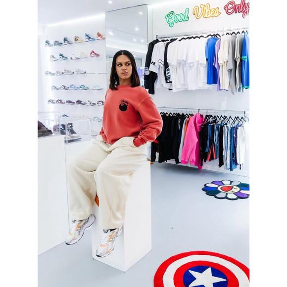 ⭐️ Stüssy Pigment-Dyed Guava Pink 8-Ball Crewneck - Size Small - Picture 7 of 7